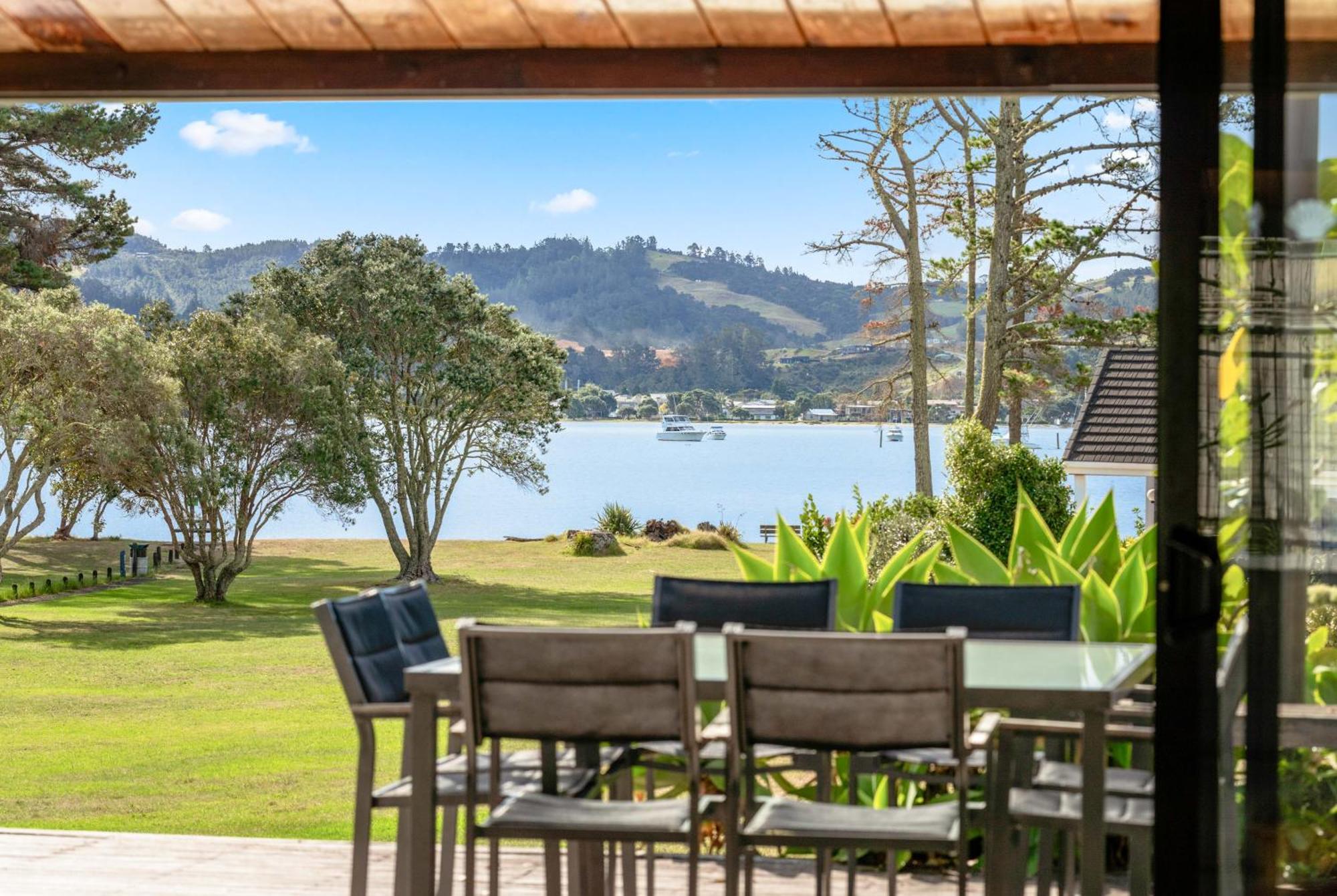 Pauanui Beach House Suntrap Екстер'єр фото