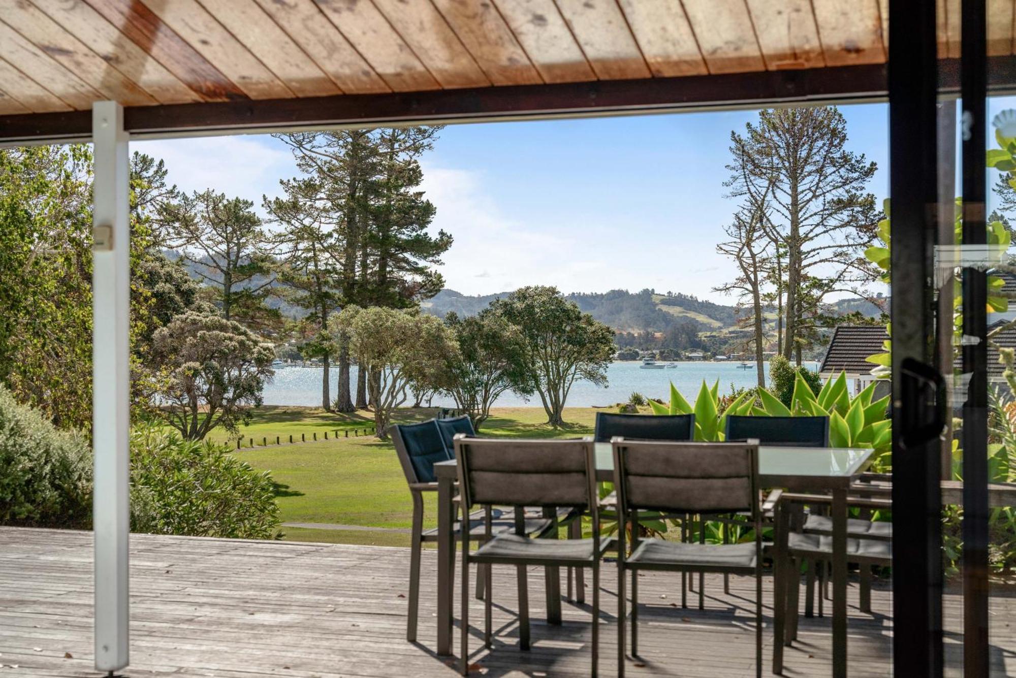 Pauanui Beach House Suntrap Екстер'єр фото