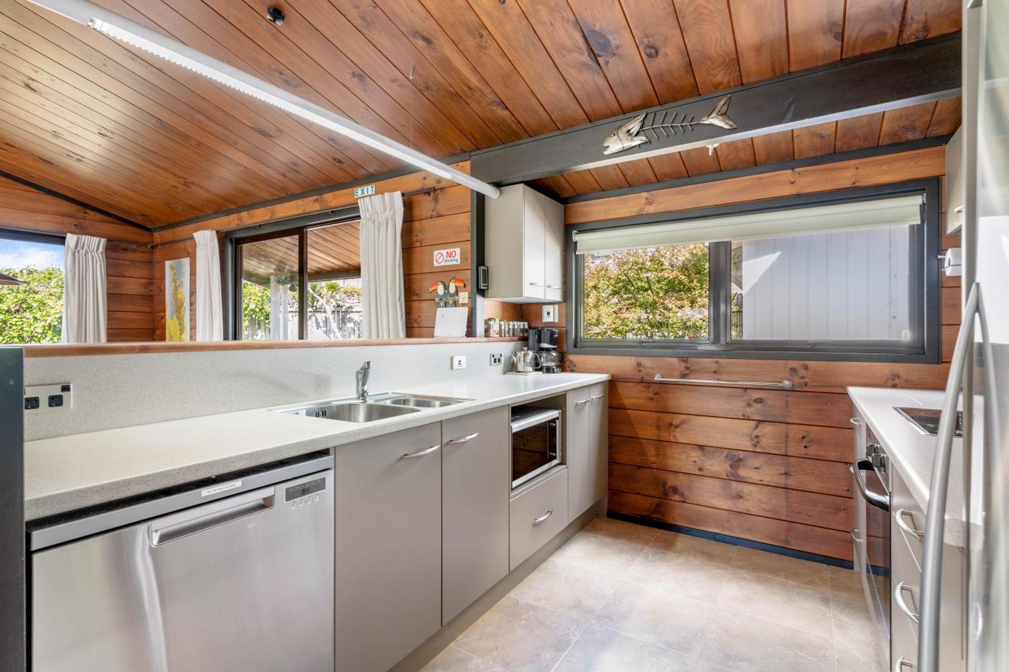 Pauanui Beach House Suntrap Екстер'єр фото