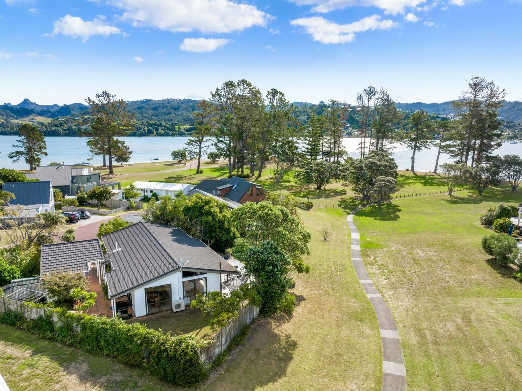 Pauanui Beach House Suntrap Екстер'єр фото